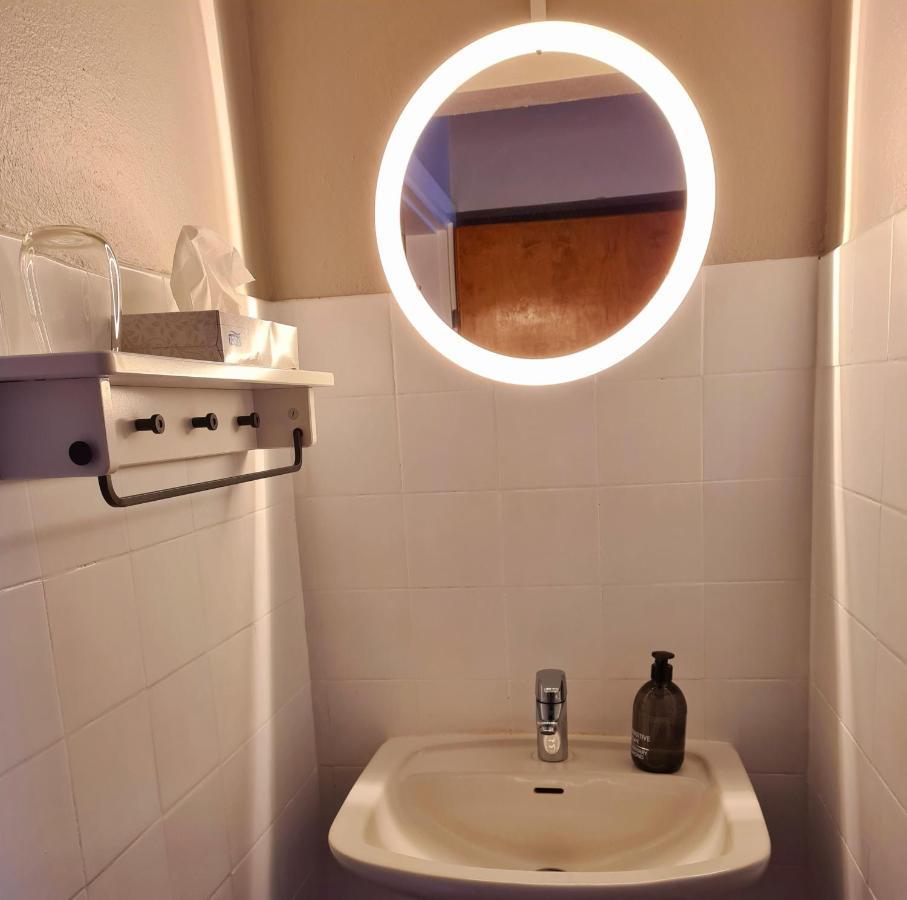 Dala-Jaerna Hotell Och Vandrarhem Luaran gambar