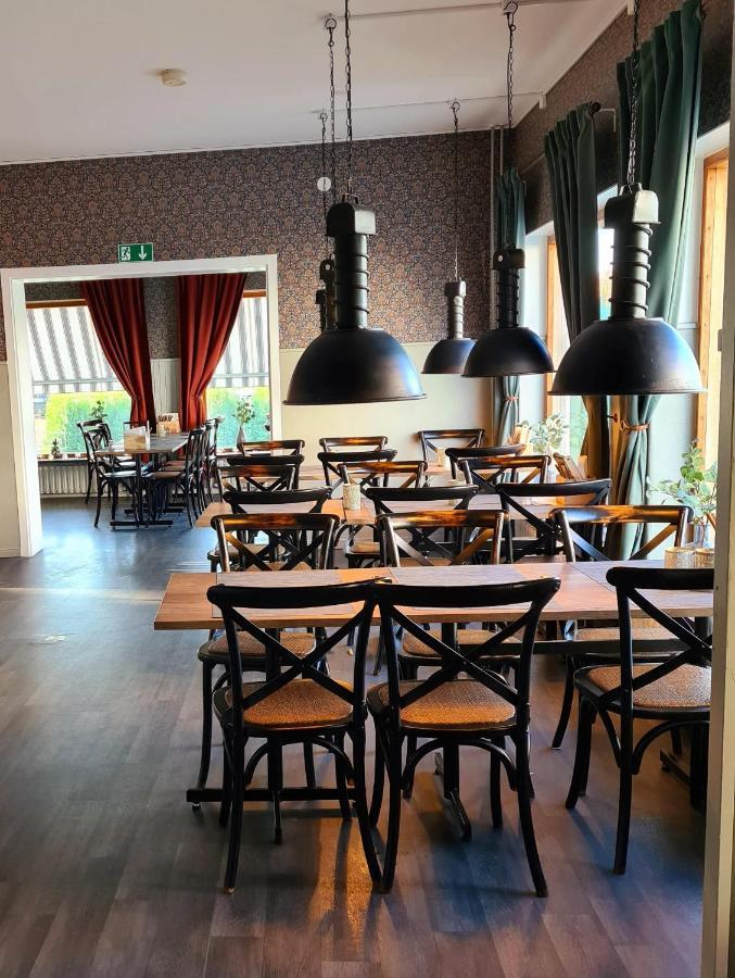Dala-Jaerna Hotell Och Vandrarhem Luaran gambar